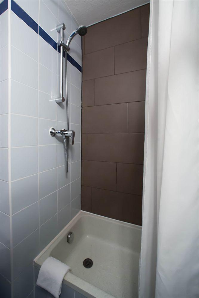 Le 2 By Hotel Akena - Nantes Beaujoire, Porte De Sainte Luce Bagian luar foto